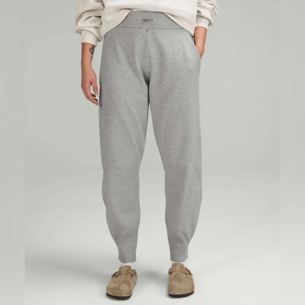 Lululemon Cotton Cashmere Knit Mid-Rise Barrel Jogger 14